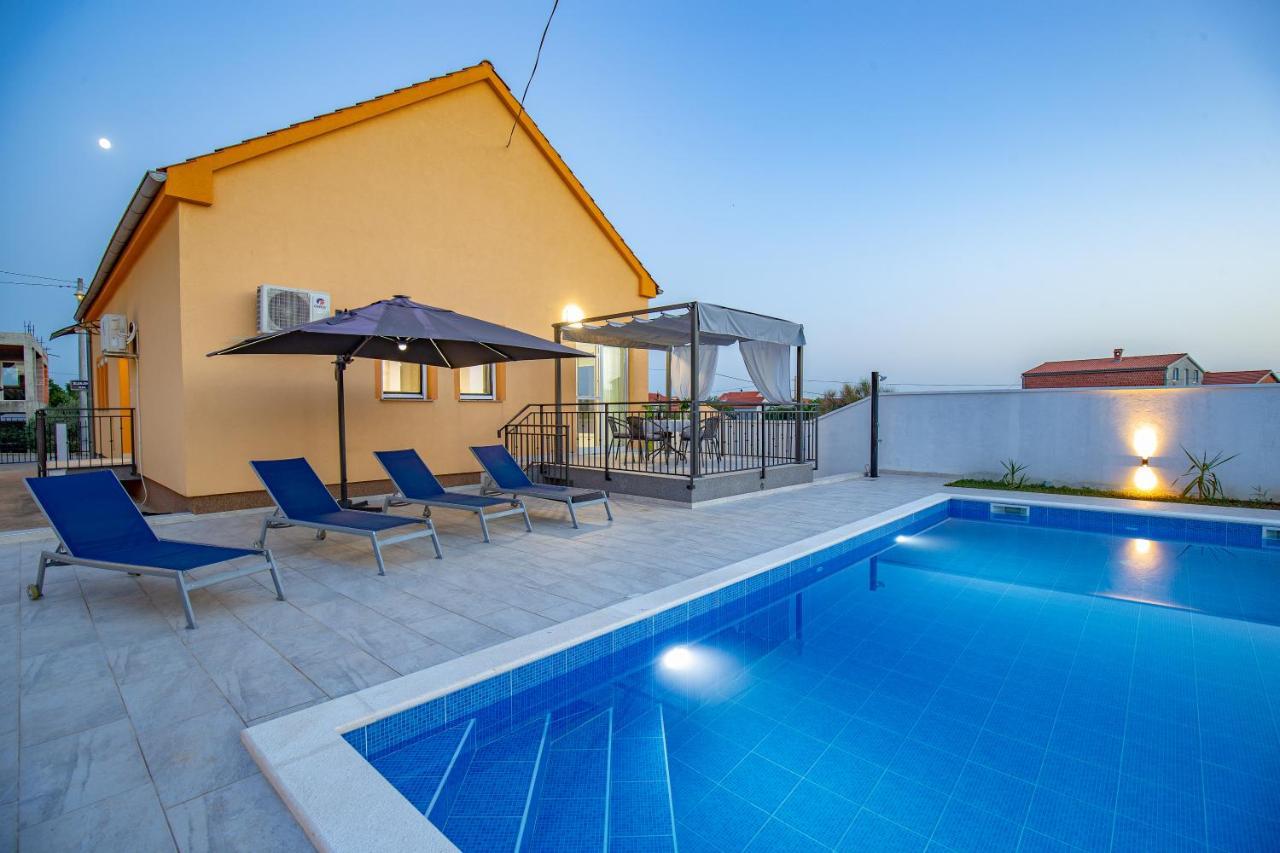 Villa Family And Friends Private Heated Pool With Jacuzzi Zadar Exterior photo
