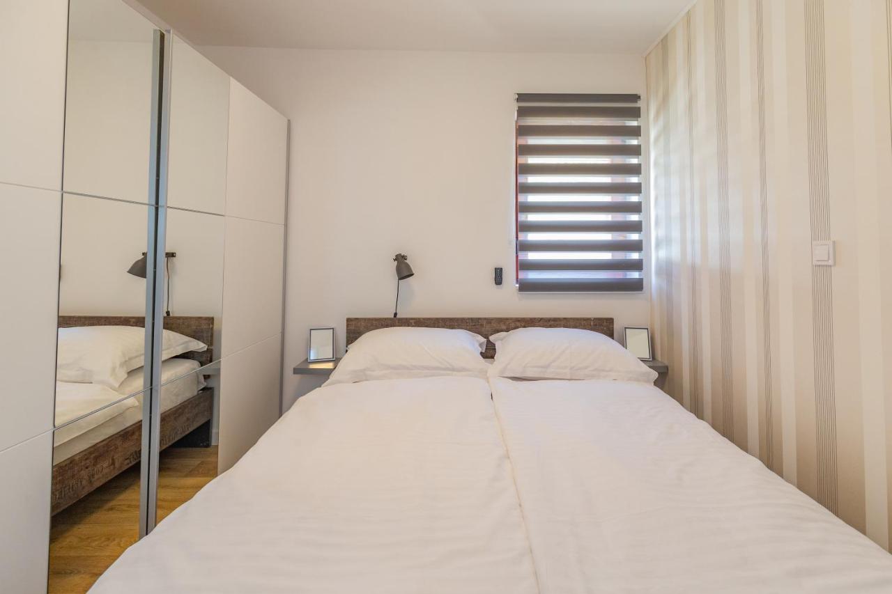 Villa Family And Friends Private Heated Pool With Jacuzzi Zadar Exterior photo