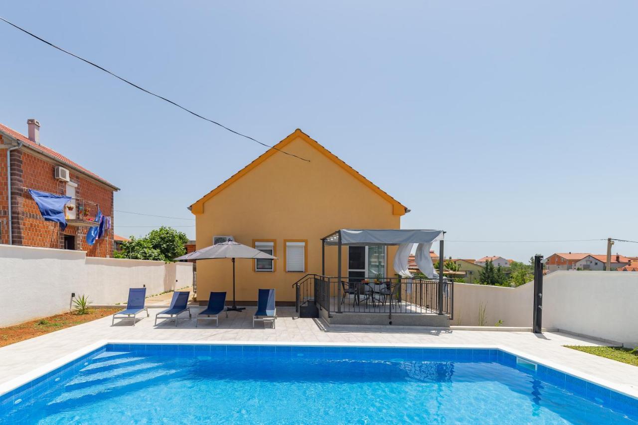 Villa Family And Friends Private Heated Pool With Jacuzzi Zadar Exterior photo
