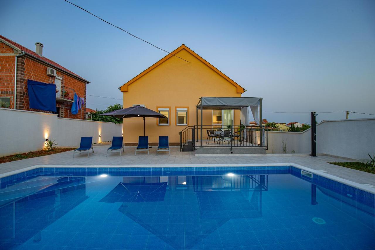 Villa Family And Friends Private Heated Pool With Jacuzzi Zadar Exterior photo