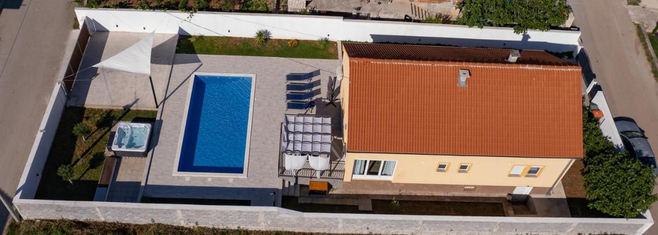 Villa Family And Friends Private Heated Pool With Jacuzzi Zadar Exterior photo
