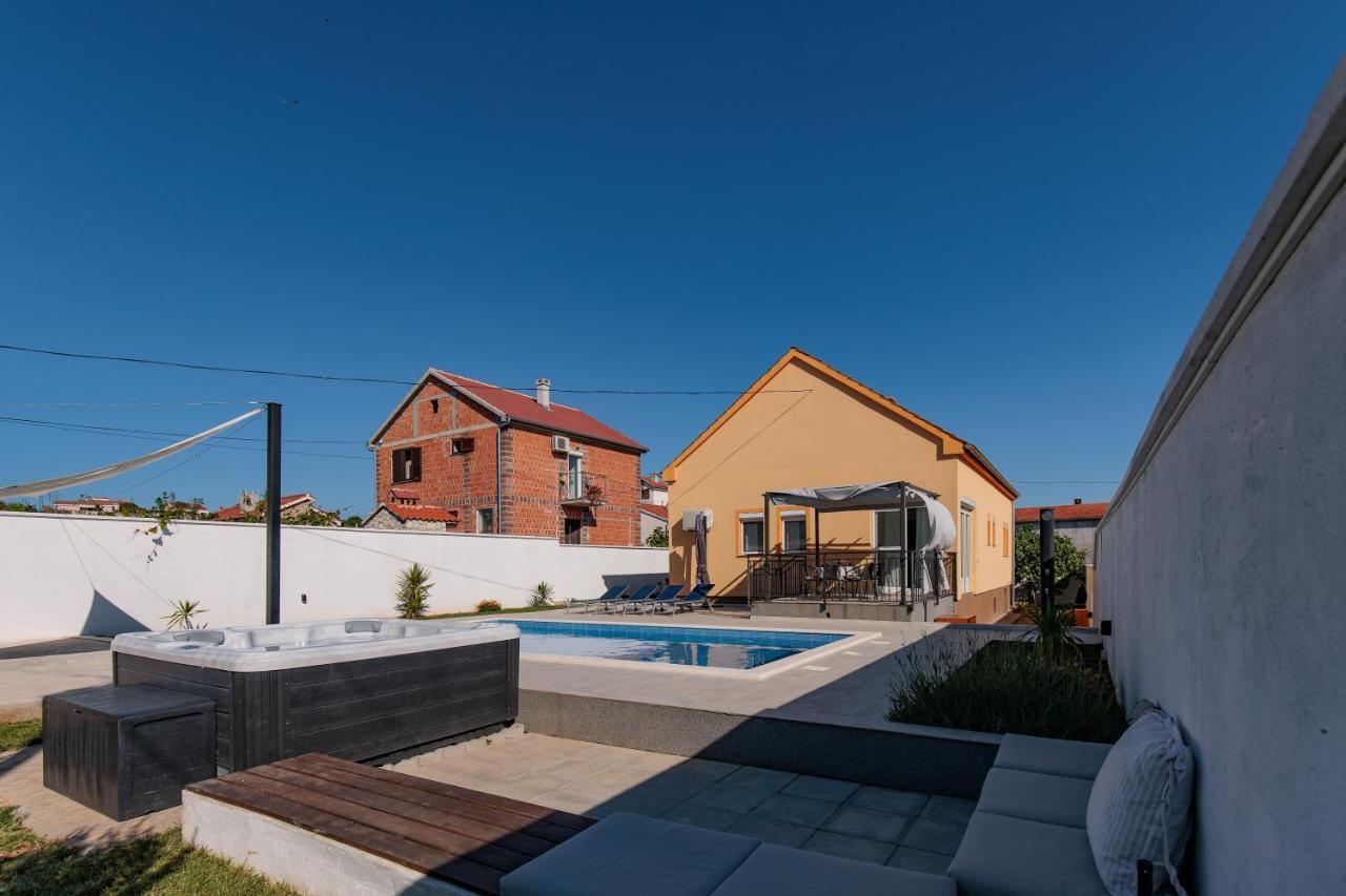Villa Family And Friends Private Heated Pool With Jacuzzi Zadar Exterior photo