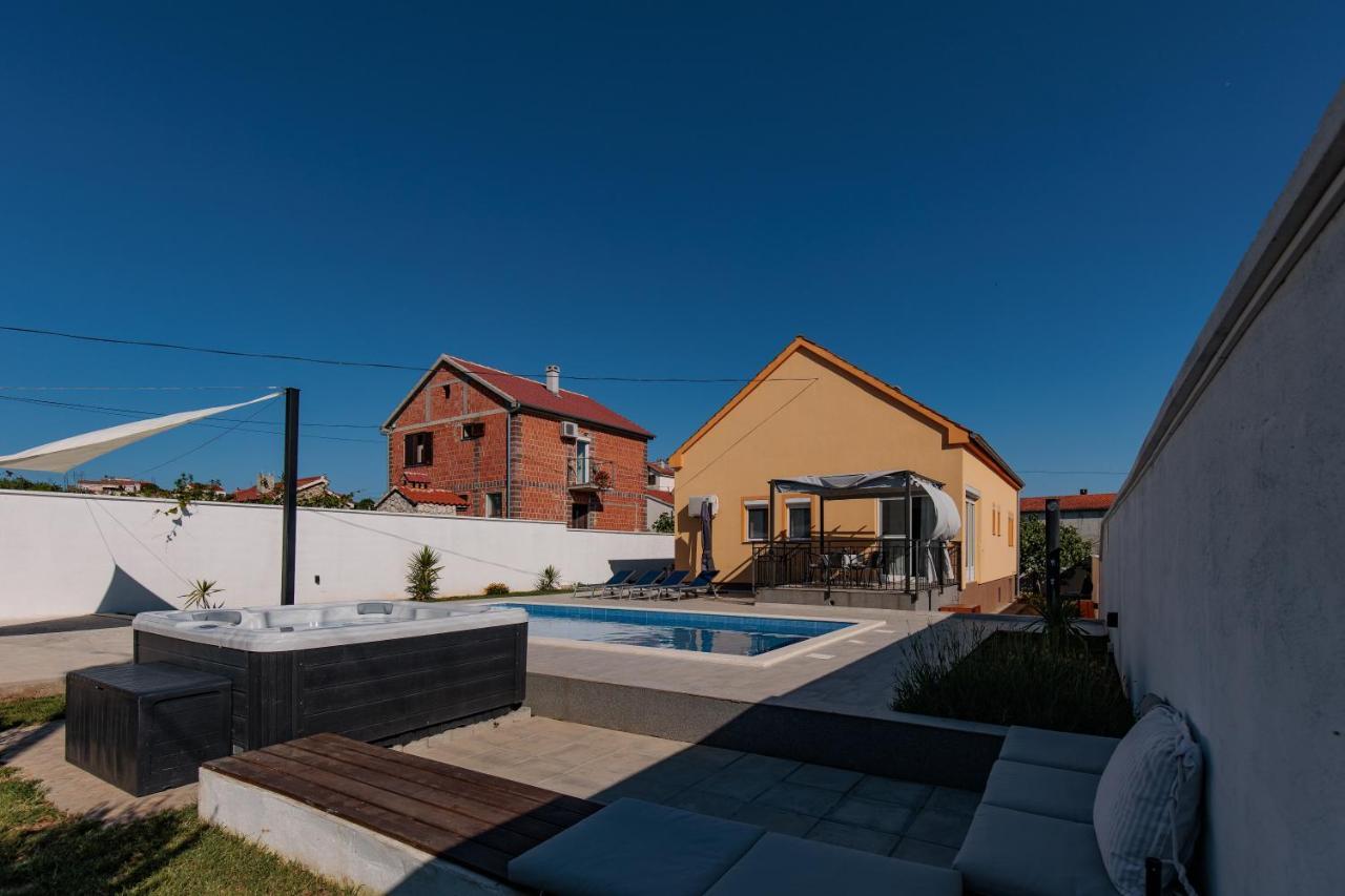 Villa Family And Friends Private Heated Pool With Jacuzzi Zadar Exterior photo