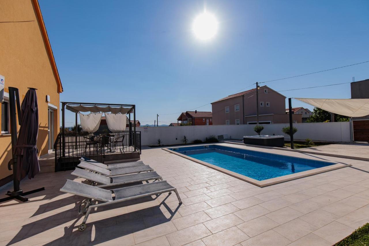 Villa Family And Friends Private Heated Pool With Jacuzzi Zadar Exterior photo