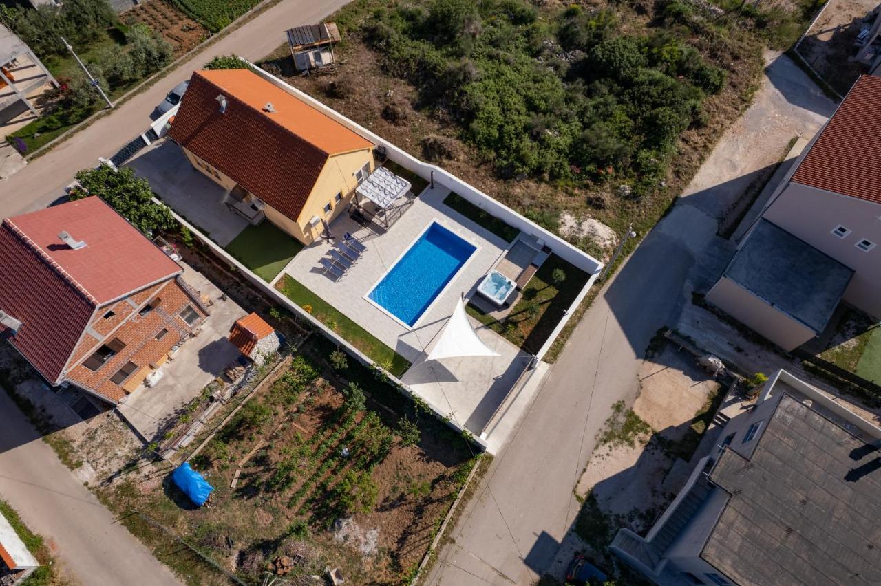 Villa Family And Friends Private Heated Pool With Jacuzzi Zadar Exterior photo